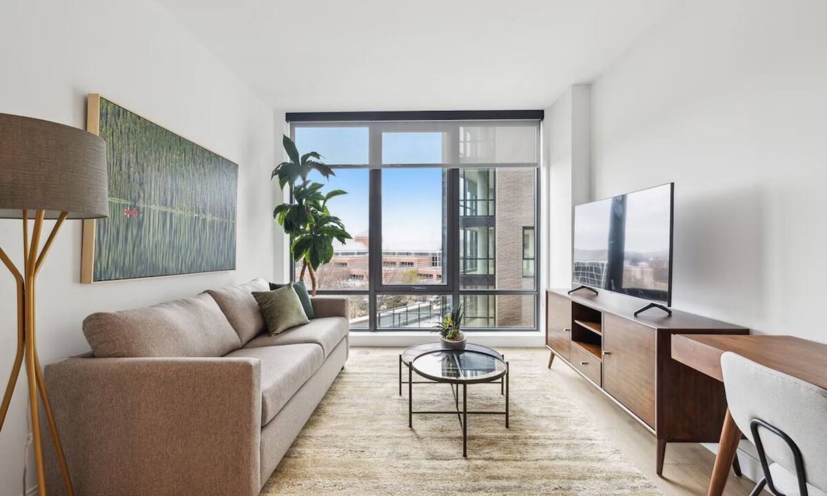Buzzard Point Hotel | 3 Units | Modern Apartment w/Laundry & Kitchen – Perfect for Weeklong Escapes