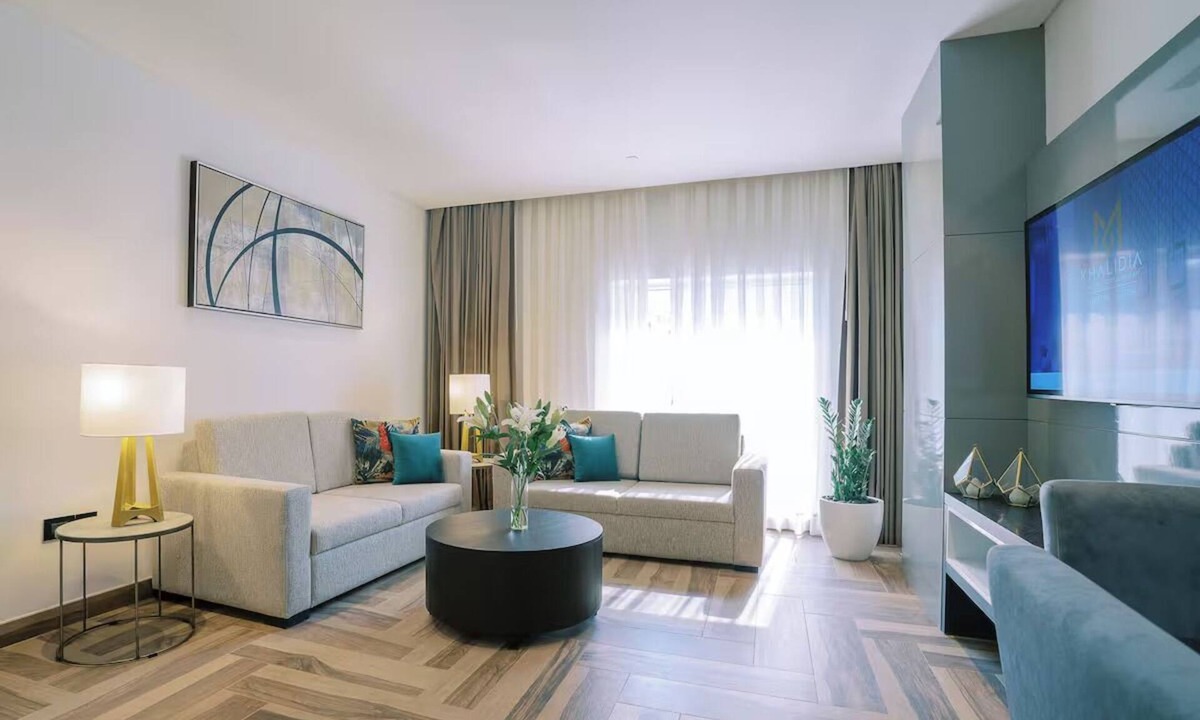 Al Muraqqabat Hotel | 3 Units | Skyline Fun Escape | Burj Khalifa, Dubai Fountain & Rooftop Pool