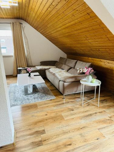 Celle Apartment | 3 Zimmer modern Wohnung mit Netflix und küche