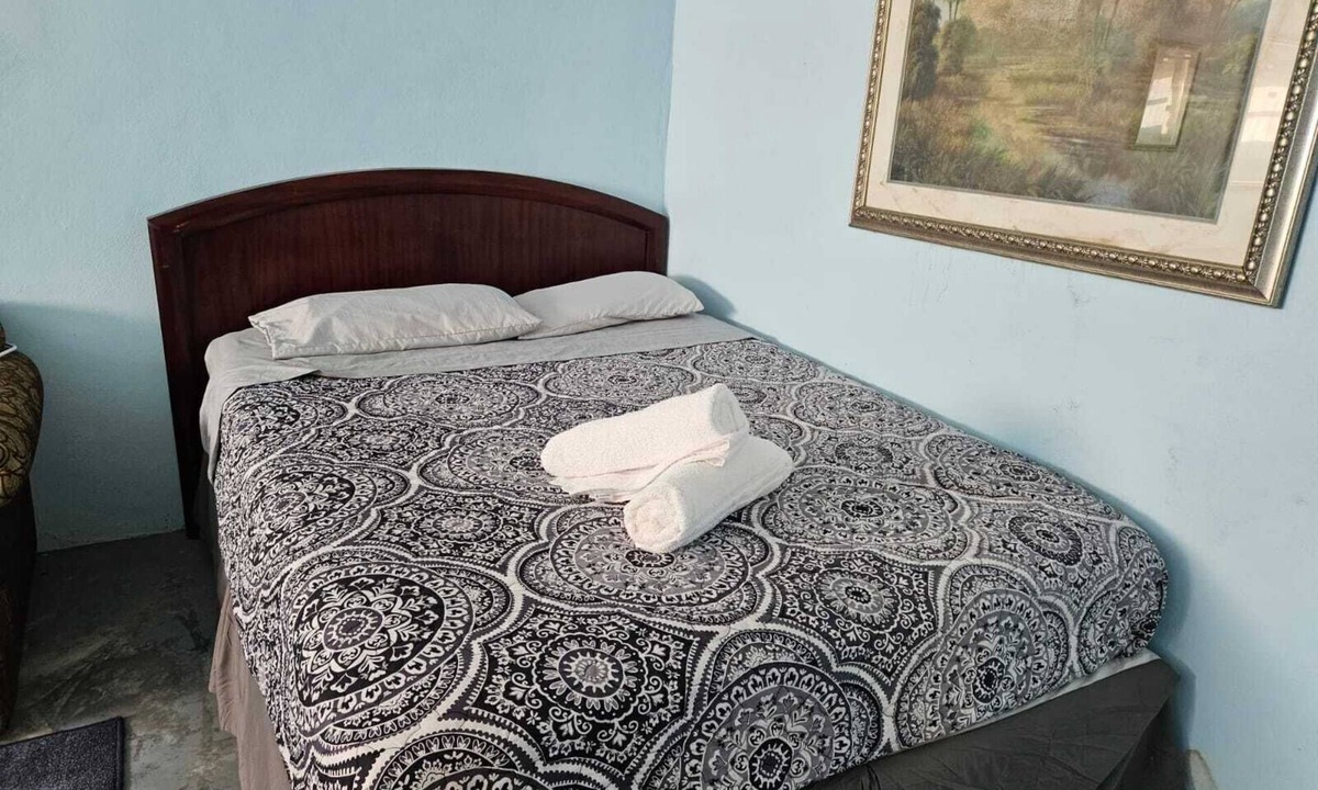 Arecibo Pueblo Apartment | 30 Day Minimum 4 Br/2 Ba -Arecibo Beach Vibes Unit1