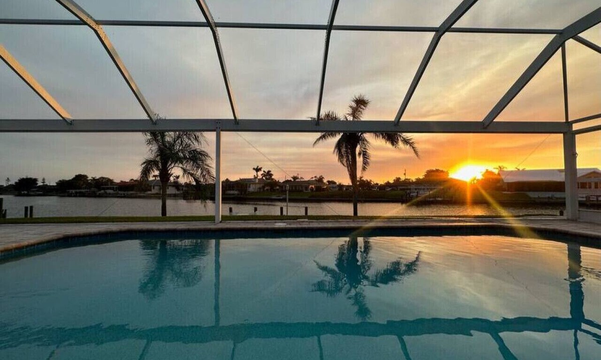 Cape Coral House | 30 min to the Ocean; Free Amenity Pool, Spa, Kayaks, Bikes, Fishing gear & More