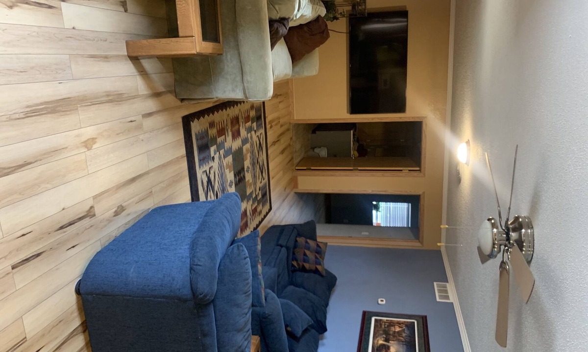 Onida Apartment | 30 short minutes from beautiful lake Oahe. Excellent hunting and fishing