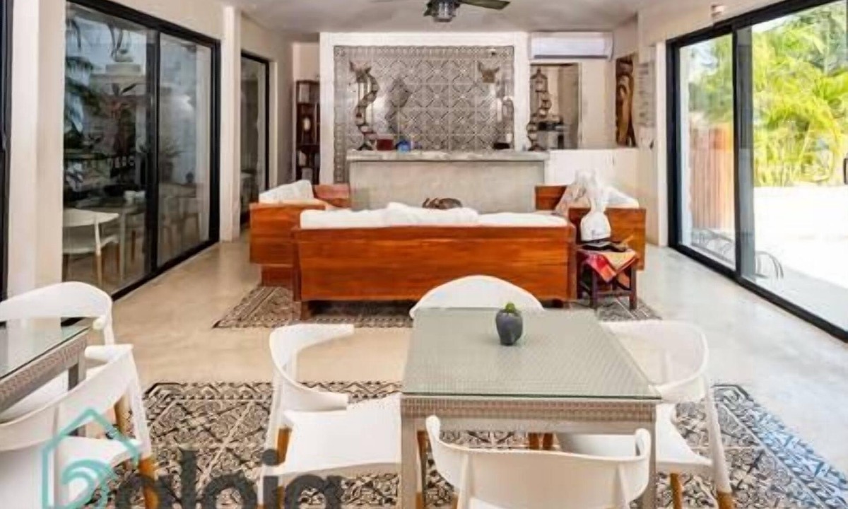 Venustiano Carranza Hostel | 305 - Unique suite with living room & balcony