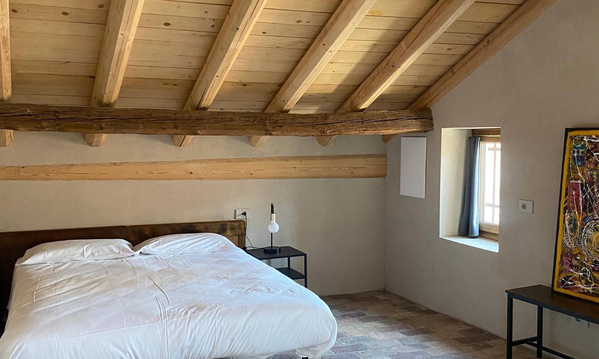 Belluno Apartment | 314 - RECORDS ROOM