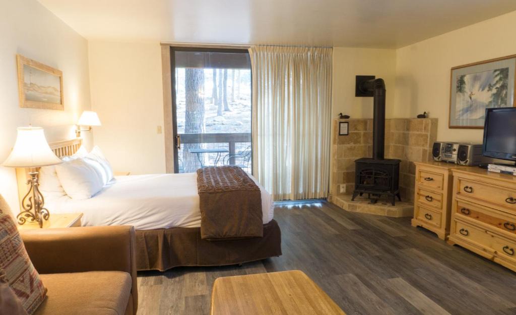 Truckee Apartment | 3159 Aspen Grove