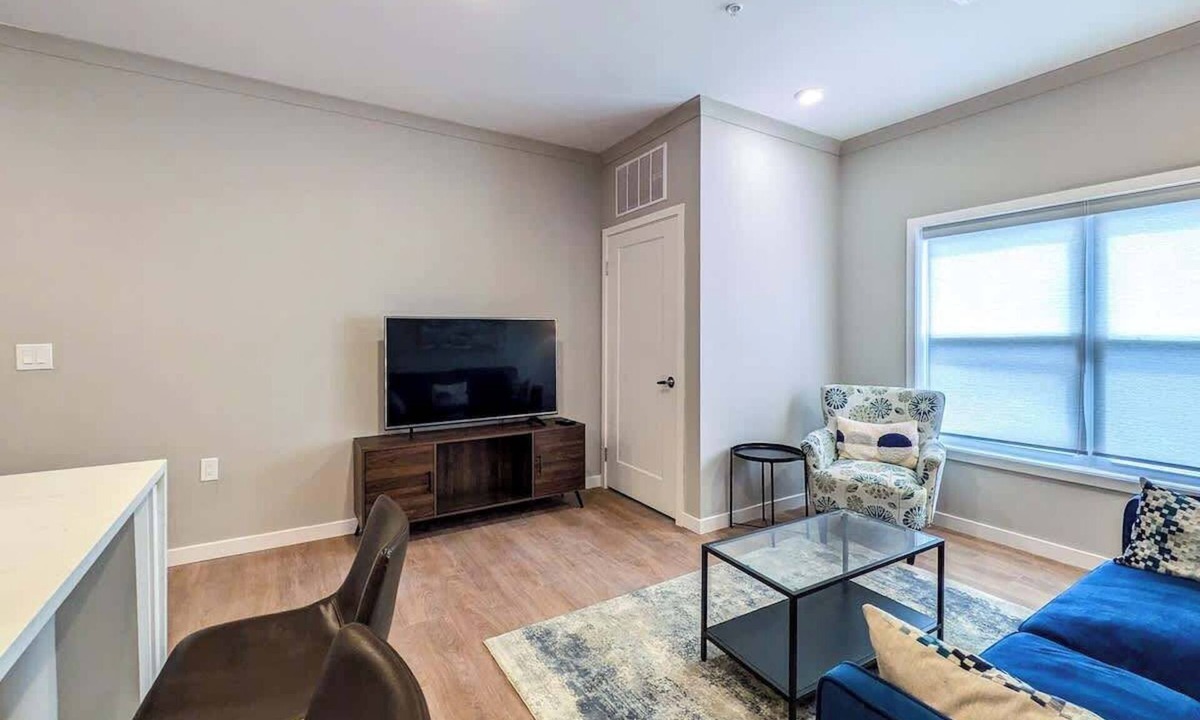 Dunellen Apartment | 328 Modern 2BR Apt Su