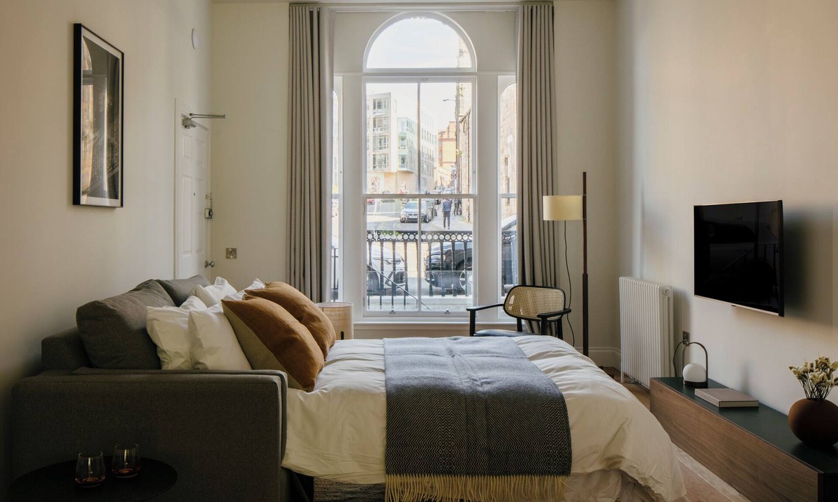 Old Town Hotel | 33 Castle Terrace