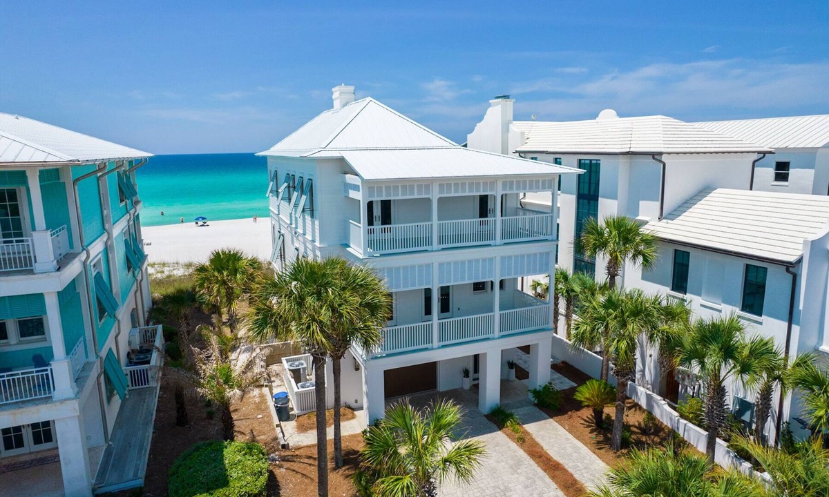 Sunnyside House | 330 Beachside Dr | Private Beach Access Retreat