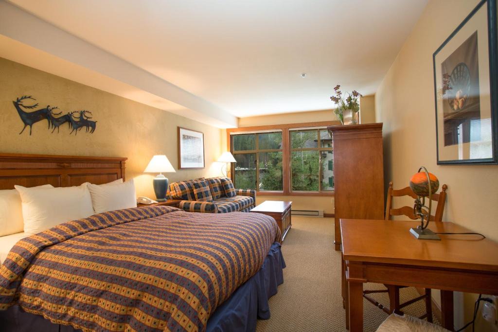 Salt Lake Mountain Resorts Hotel | 3309B - Queen Standard Powderhorn Lodge