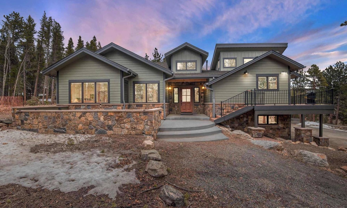 Black Hawk House | 34 Acre Escape~Games~Hiking~Pool Table~Bicycles