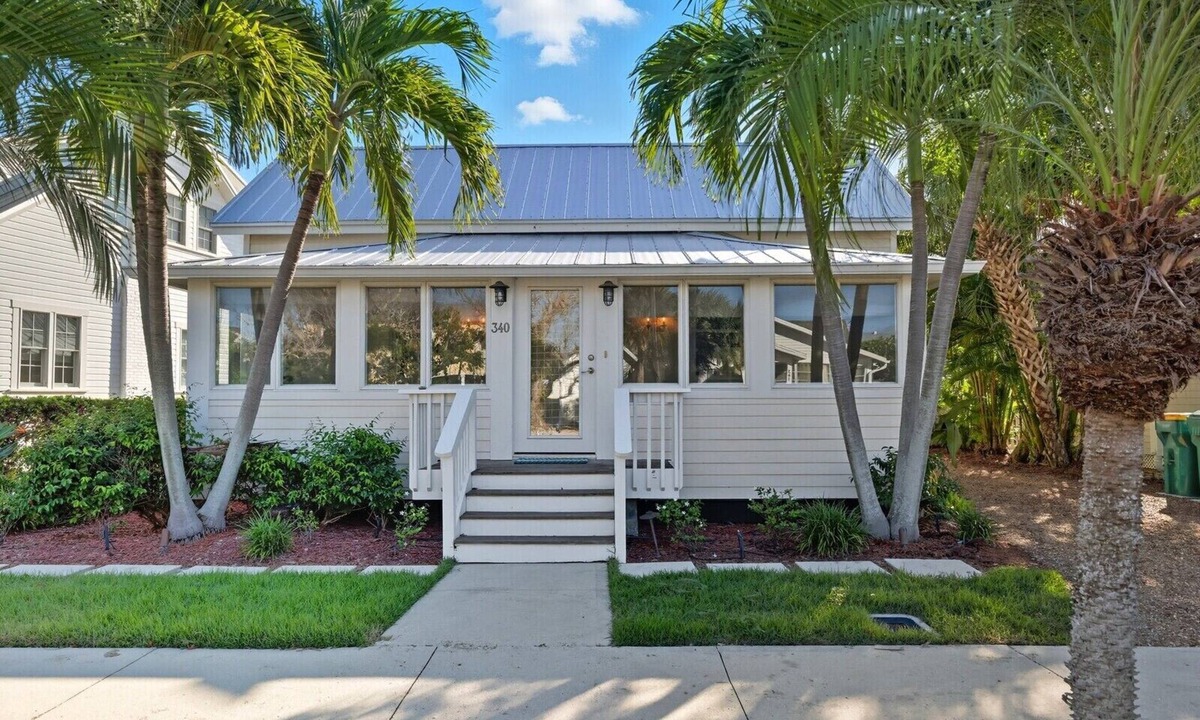 Boca Grande House | 340 Palm - Historic Cottage - 3 bed/2 bath - in the village - Sleeps 6