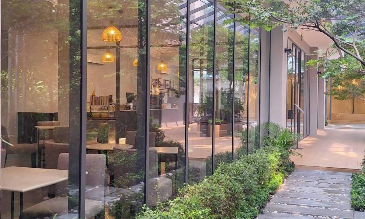 Bang Phlat Hotel | 35 Bow Hotel