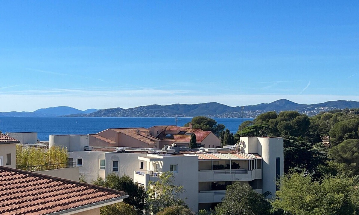 Boulouris-sur-Mer Apartment | 35m2 Sea View with Terrace beach by walk