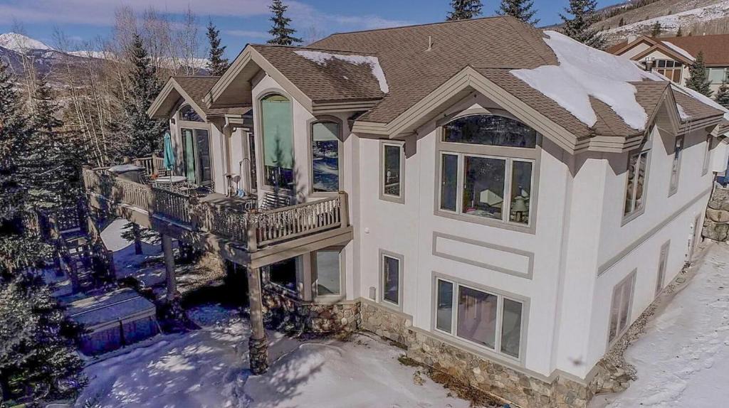 Corinthian Hills House | 36 James Court