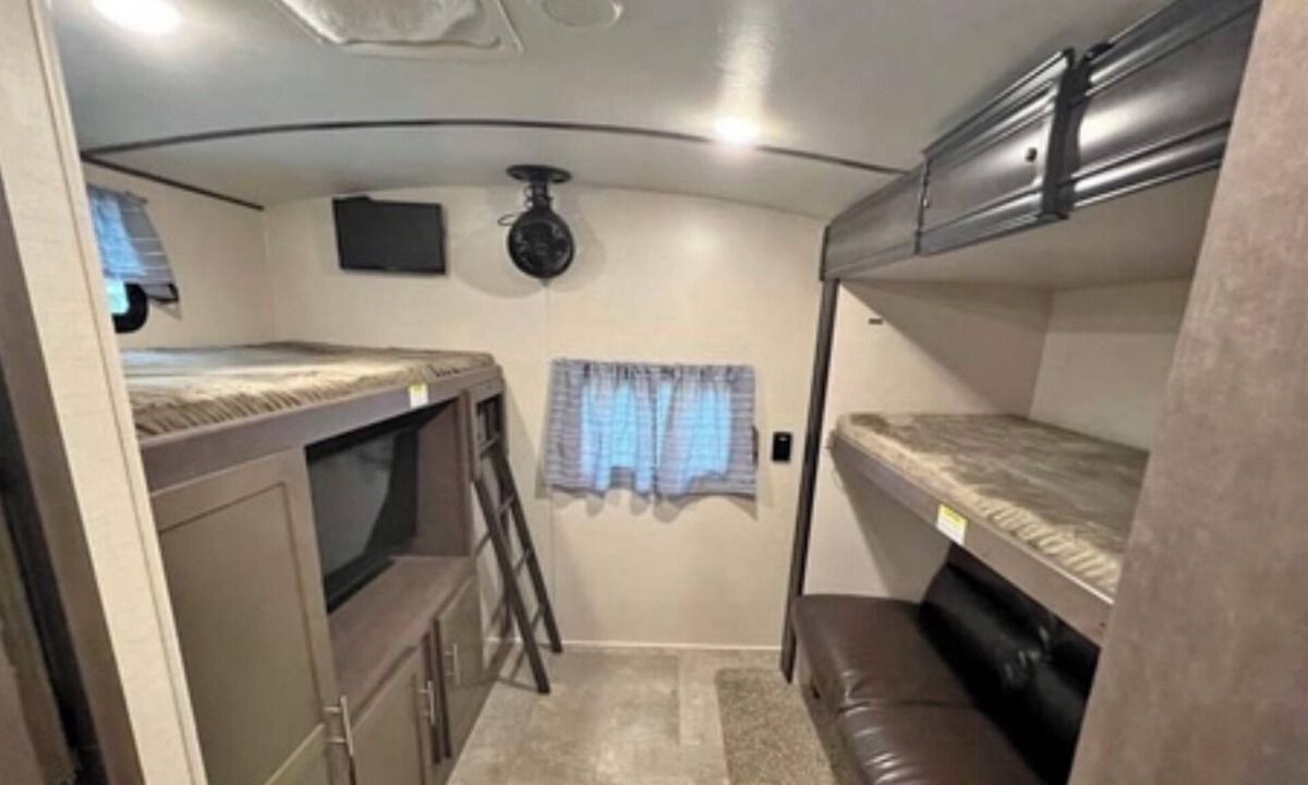 Mount Pleasant House | 37.5 ft camper. Sleeps 9. Delivery option is available.