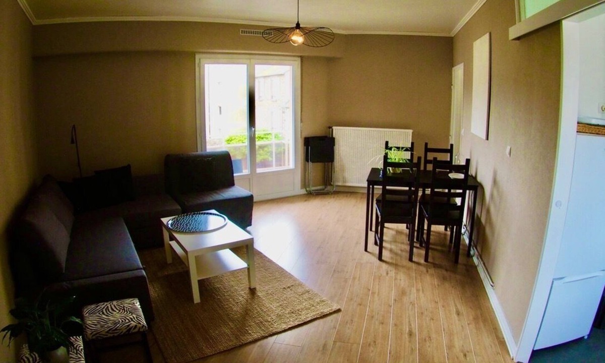 Parame Apartment | 38m2 studio with balcony next to Rochebonne beach in St Malo, Brittany