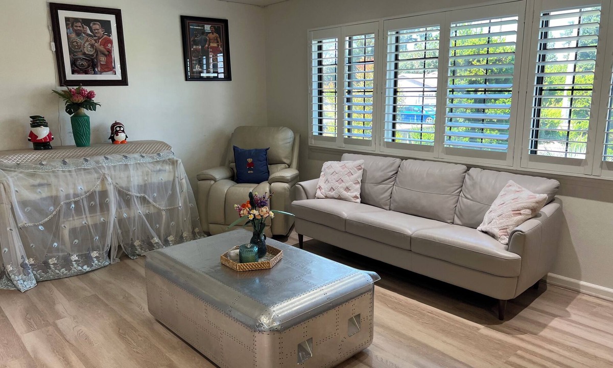 Charter Oak House | 3B2B House Huge Yard Nice Pool BBQ Grill Fire Pit Beautiful View