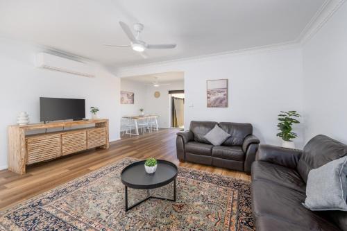 Shepparton House | 3Bed 2Bath home - Nth Central Reno metres from Hosp w Wifi