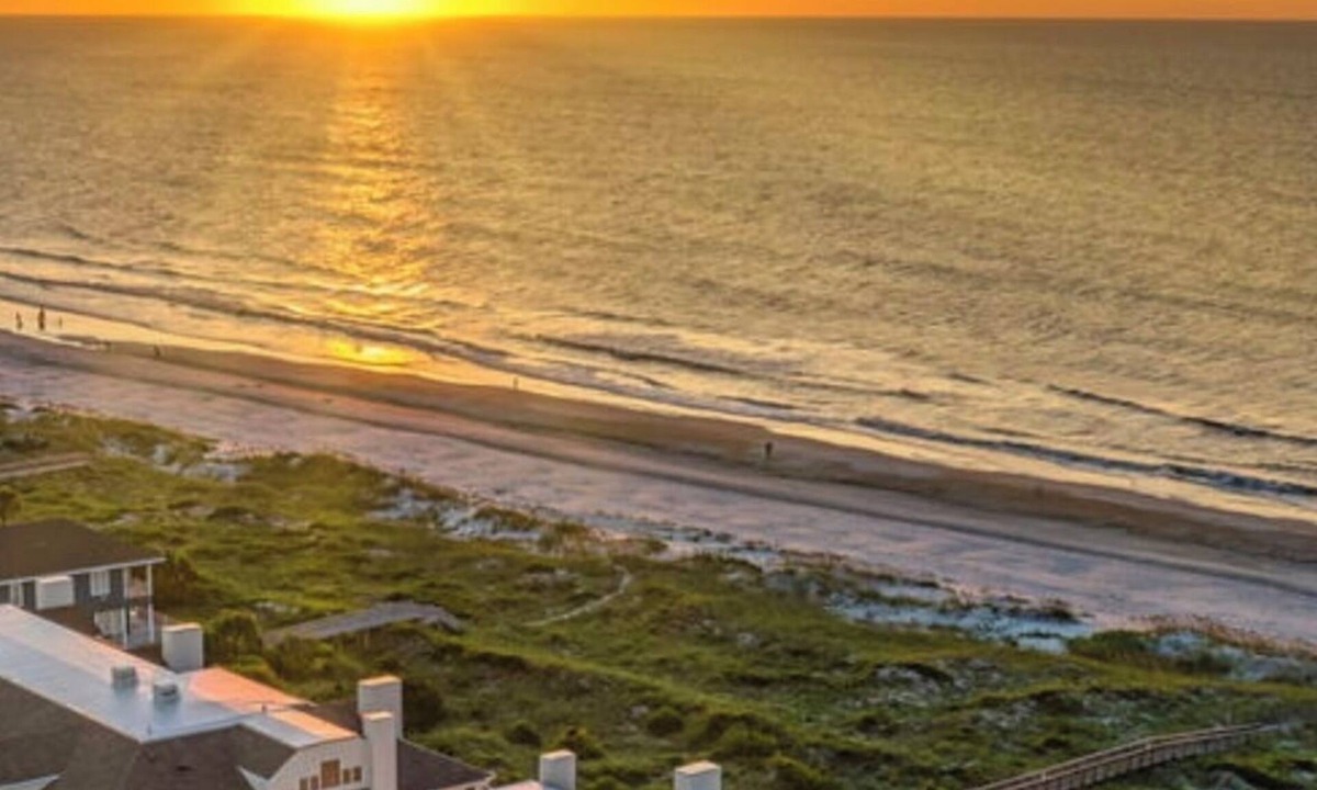 Shell Island Condo | 3Bed/3Bath-Sleeps 6-Oceanfront Condo-Wrightsville Beach, NC
