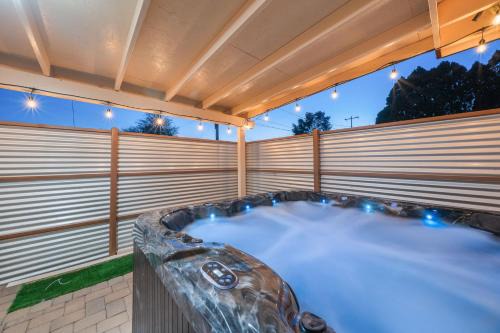 Arroyo Chico House | 3BR 2BA Comfy Home with Jacuzzi