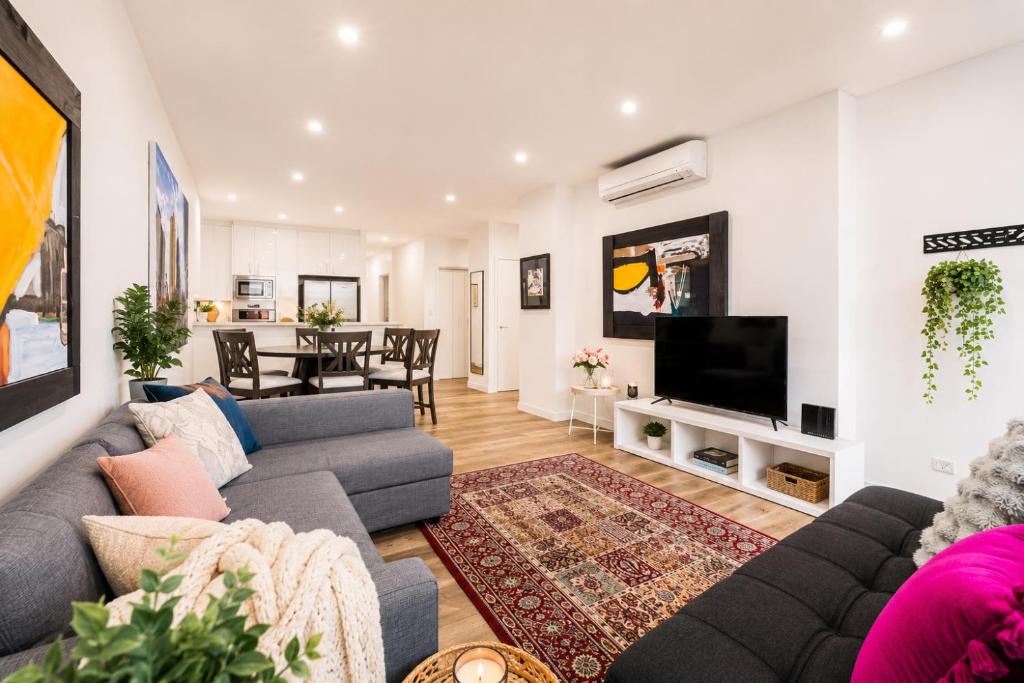 Ultimo Apartment | 3BR Apartment with secure Parking & Walk to Darling Harbour, ICC & CBD