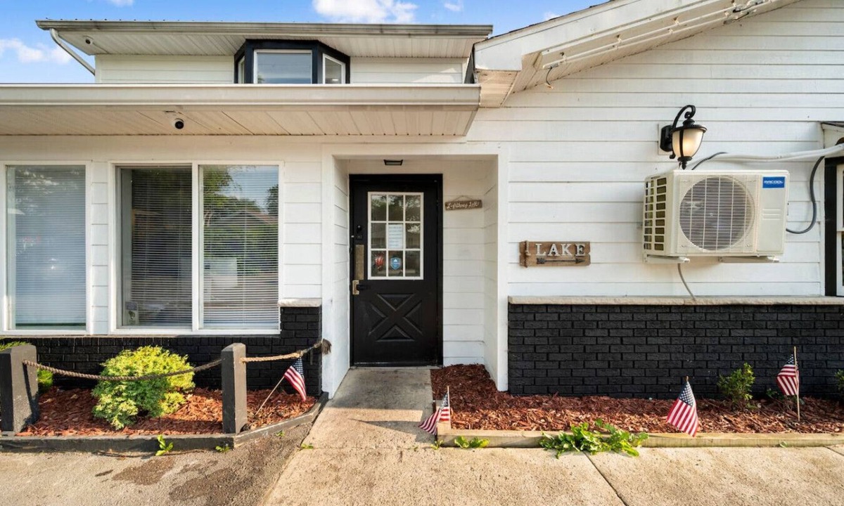 Sylvan Beach Apartment | 3BR Beach Apartment | The Beachside Co. #12