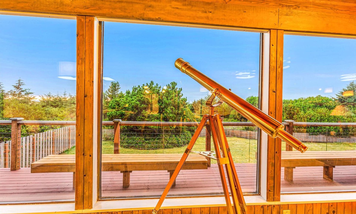 Copalis Beach House | 3BR Coastal Home | Near Beach | Dogs OK | Deck