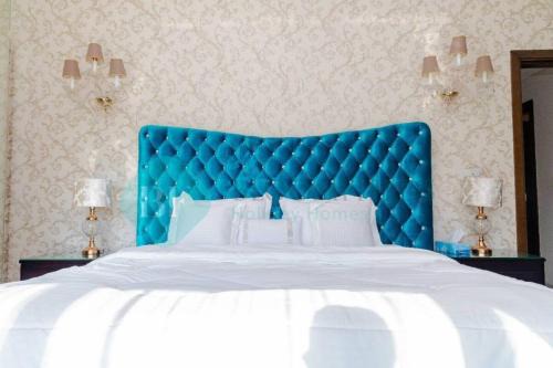 Abu Dhabi Apartment | 3BR in Wave Tower - Reem