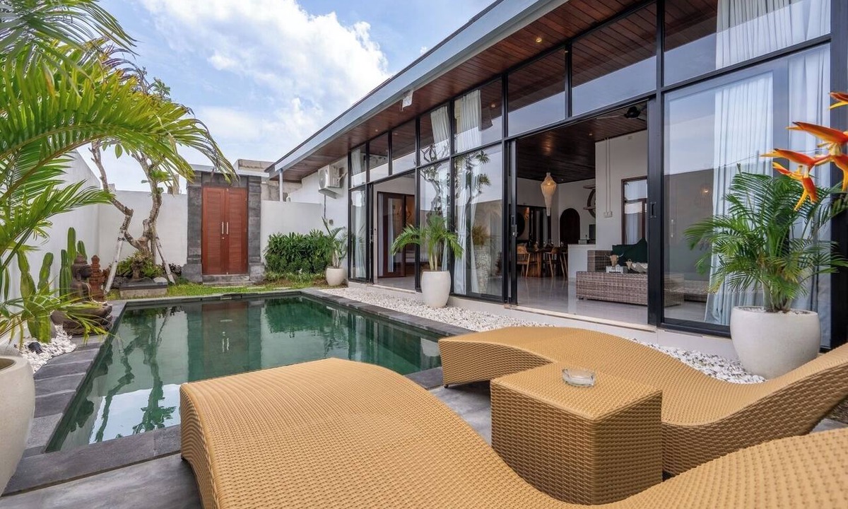 Cemagi Villa | 3BR Modern Luxury Villa | Walk to Beach and Cafés