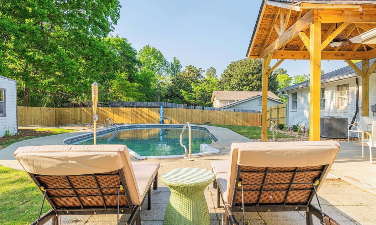 Fortson House | 3BR Pool Games Child Essentials BBQ 15min to Ft Moore