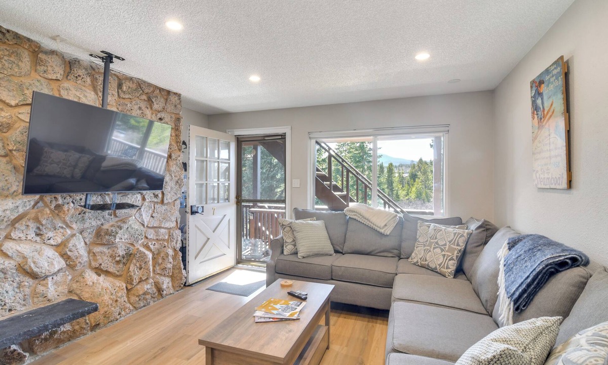 Winter Park Condo | 3BR Riverfront Retreat! Mtn Views, Community Perks