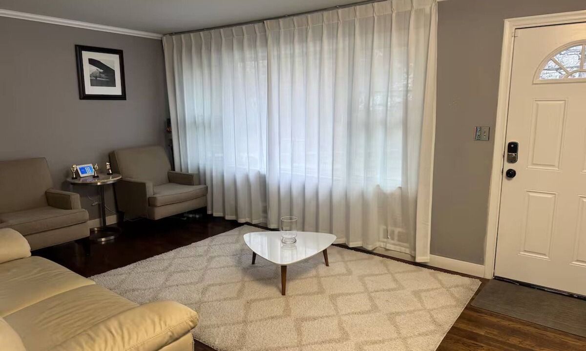 Silver Spring House | 3BR Silver Spring Near DC - Pet Friendly