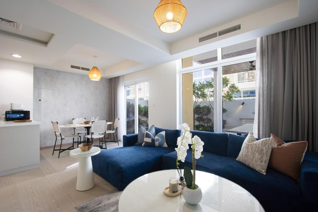 Dubai Apartment | 3BR Townhouse Rooftop Terrace Just Cavalli