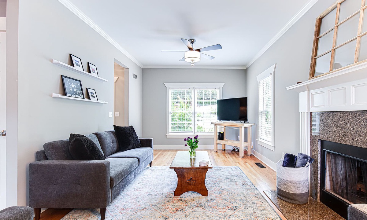 Athens House | 3BR, W/D, Updated, King, Deck, Full Kitchen, Quiet