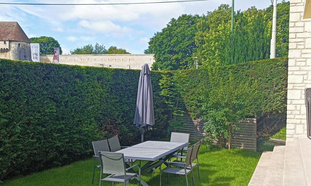 Universite Apartment | 3D visit available - Renovated house in the center of Caen with parking and garden
