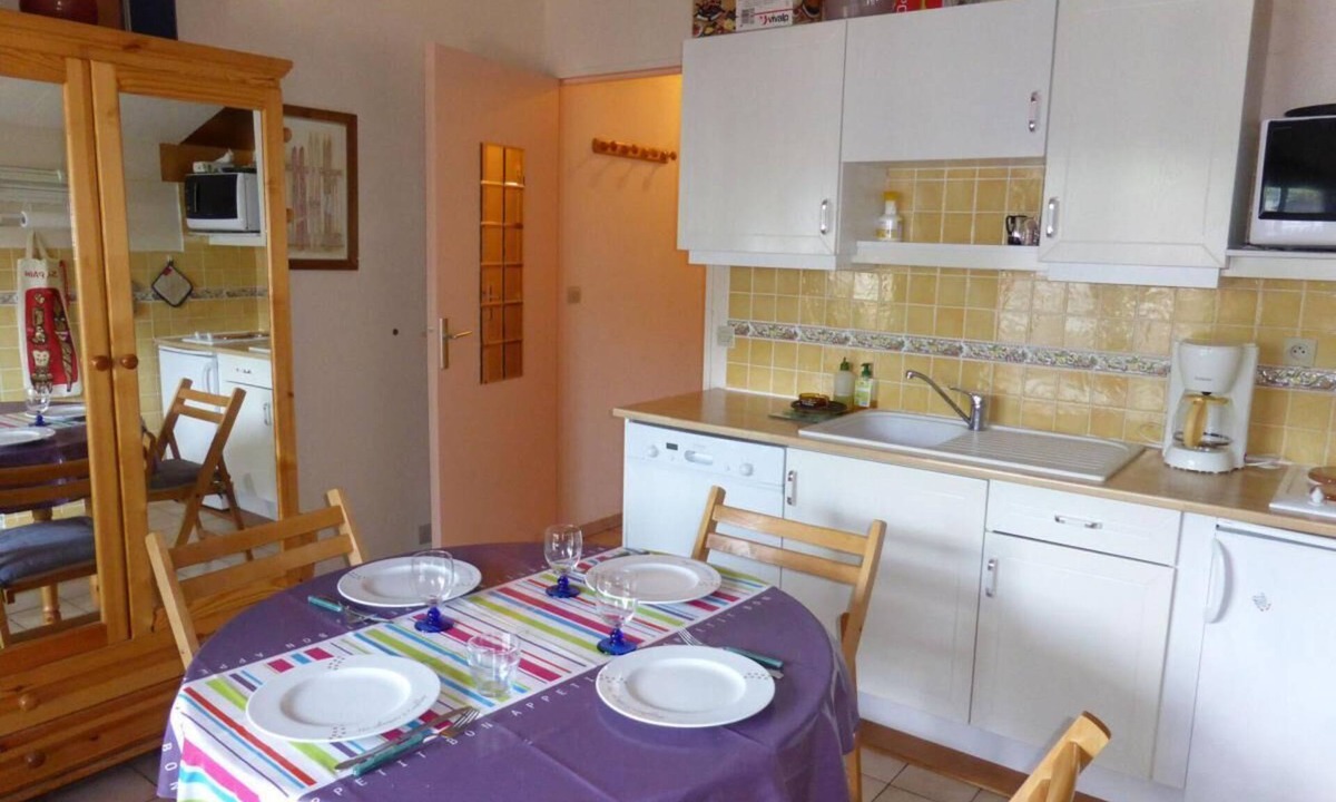 Combloux Apartment | 3rd floor, view mountain, balcony, parking, tv, ski locker, 25m², Combloux