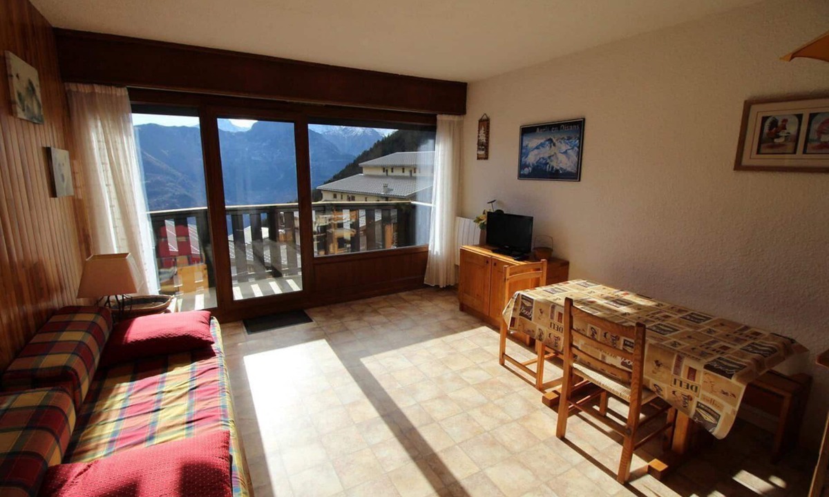 Auris Apartment | 3rd floor, view open, balcony, tv, 27m², Auris en Oisans