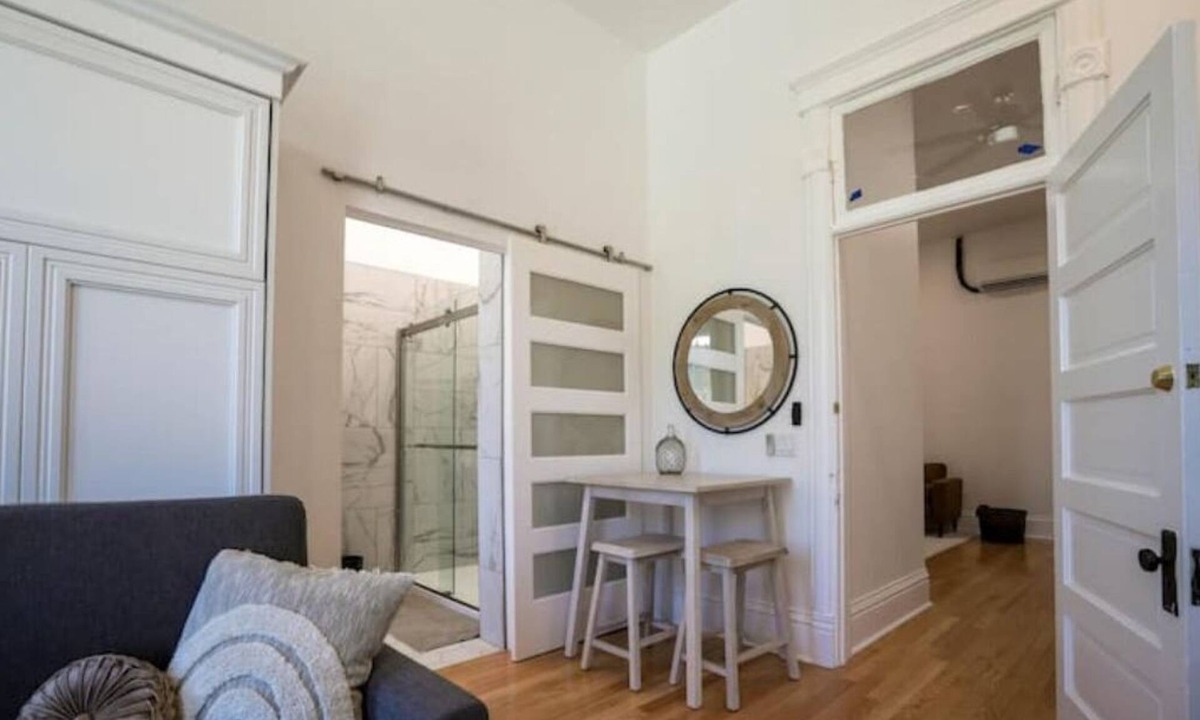 Knoxville Apartment | 3rd & Main Studio Martini