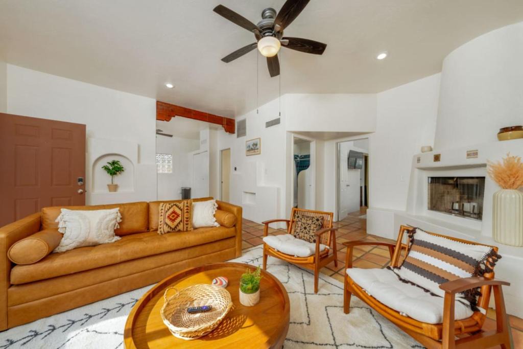 Tucson House | 3rd St Compound (Kathryn & Joey)