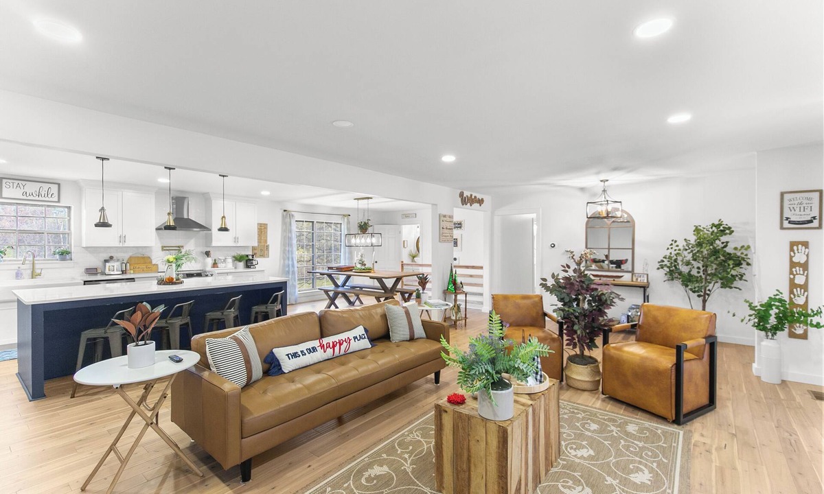 Bessemer House | 4 acre private Pool Modern Estate! Near Hoover Met