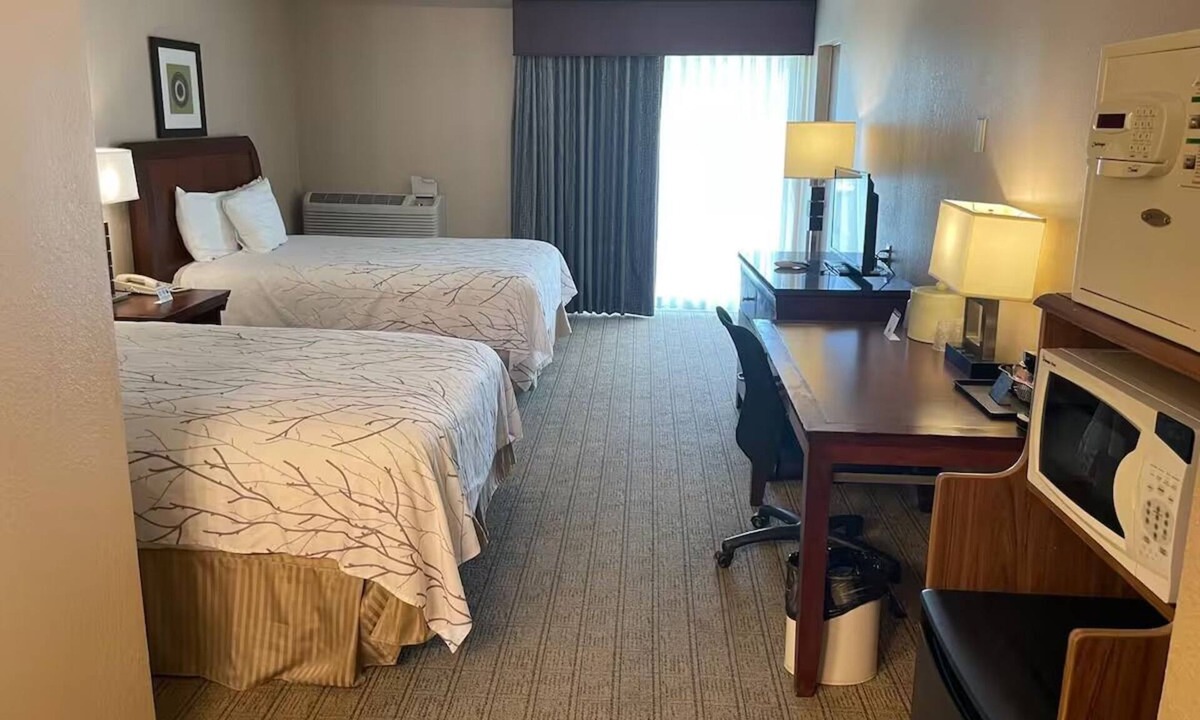 Urbana Hotel | 4 Affordable Private Units Ideal for University Visitors + Free Parking
