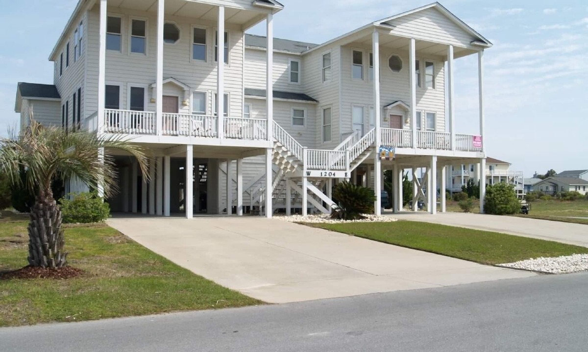 Holden Beach House | 4 Bd/3+ Ba East side duplex: Gated community; quiet, exclusive, relaxing, family
