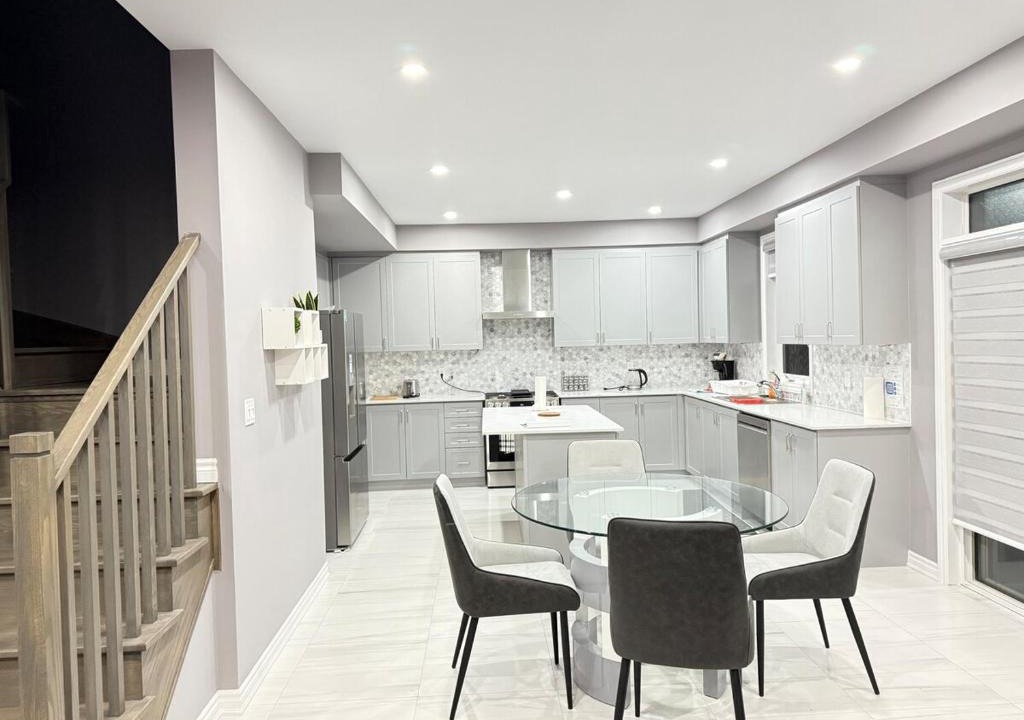 Port Colborne Apartment | 4-Bdrm Comfort with Fireplace mins from Downtown