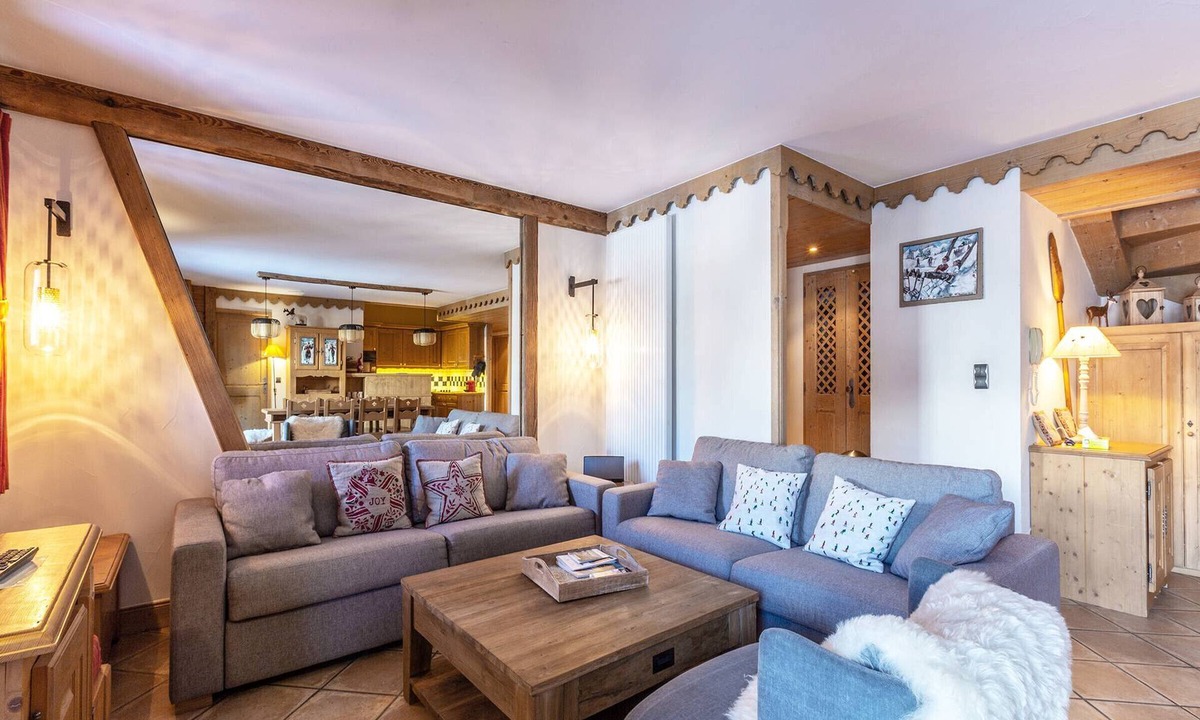 Saint-Martin-de-Belleville Apartment | 4-Bedroom Duplex with Pool, Spa, Ski-in/Ski-out