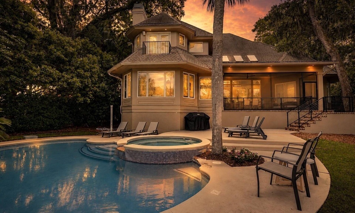 Beach Lagoon House | 4 Beach Lagoon Rd - GORGEOUS 6 bedroom home in Sea Pines & Private Pool