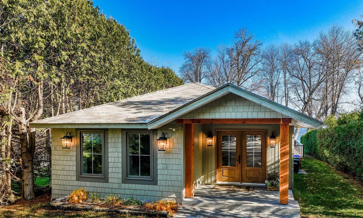 Oro-Medonte Cottage | 4 bed 2 bath cottage on Lake Simcoe