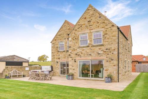 Tunstall House | 4 Bed in Catterick oc-y33625