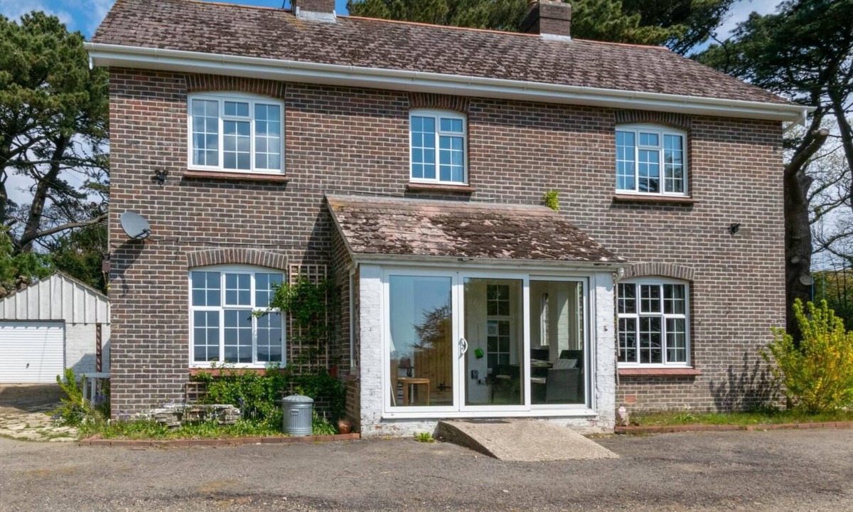 Isle of Purbeck Cottage | 4 Bed in Harmans Cross (oc-wy278)