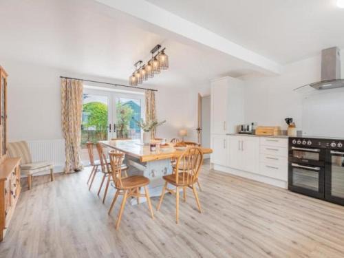 Penrith House | 4 Bed in Penrith oc-sz606