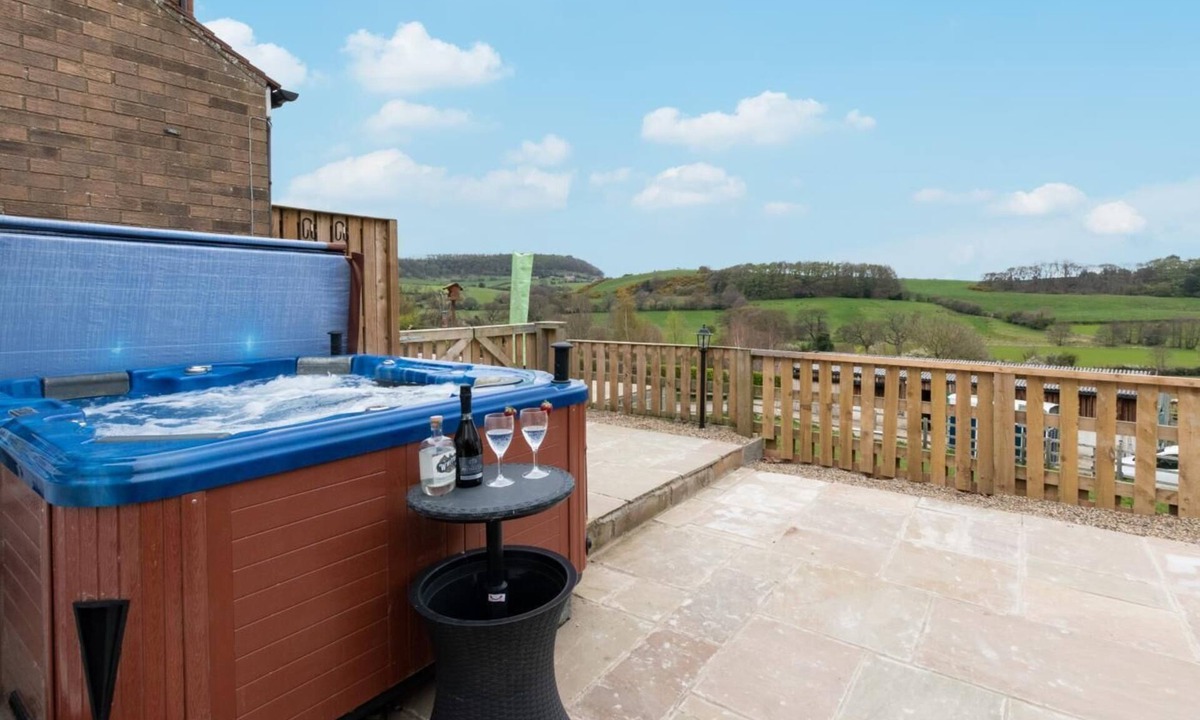 Scalby Cottage | 4 Bed in Suffield (oc-sa013)